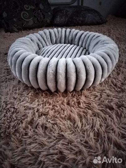 Лежанка для собак и кошек