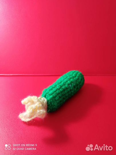 Огурец вязаный