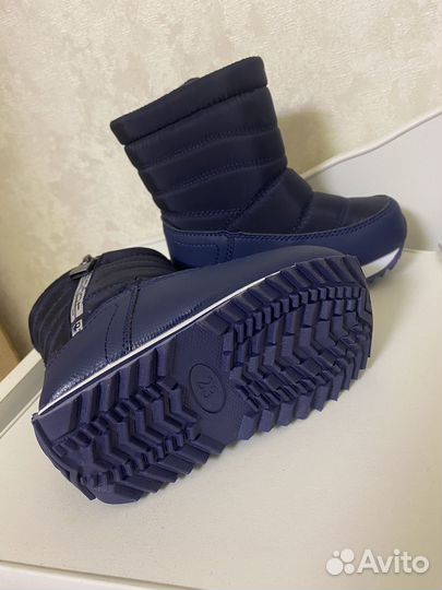 Ботинки новые зимние дутые детские 23