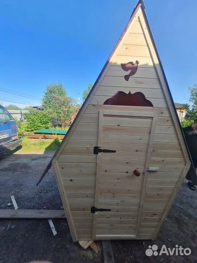 Деревянный туалет