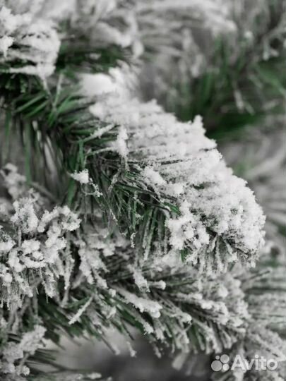 Искусственная заснеженная ель