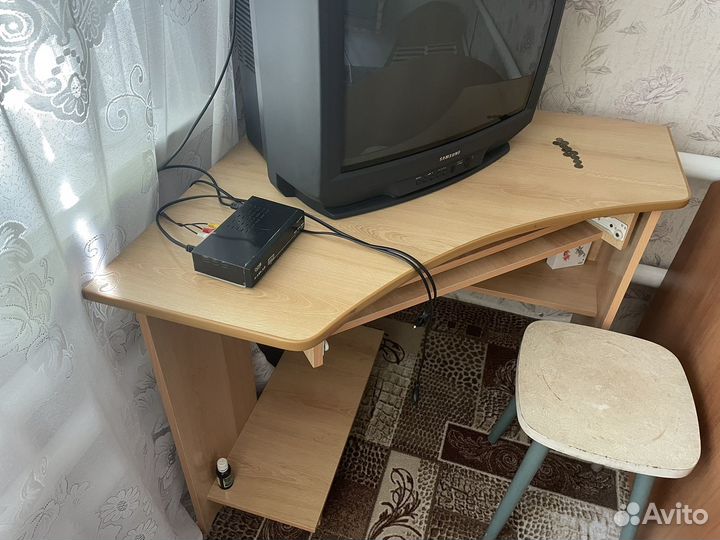 Компьютерный стол