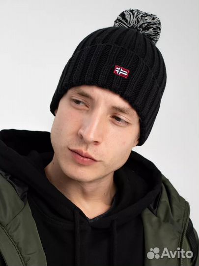 Шапка Napapijri демисезон черная