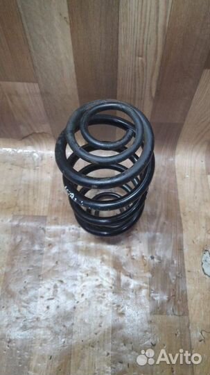 Задняя пружина Opel Astra H седан 1.6 2004-2014