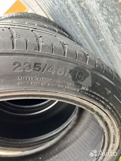 Triangle Sports TH201 235/45 R18 98