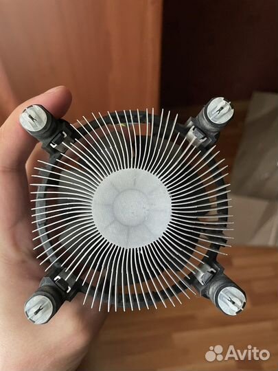 Z370 gigabyte Intel i3 8100