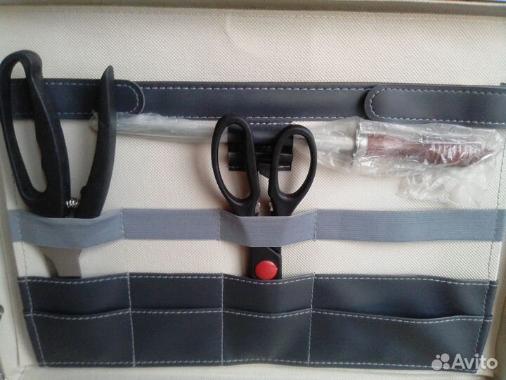 Набор ножей и вилок в чемодане - 