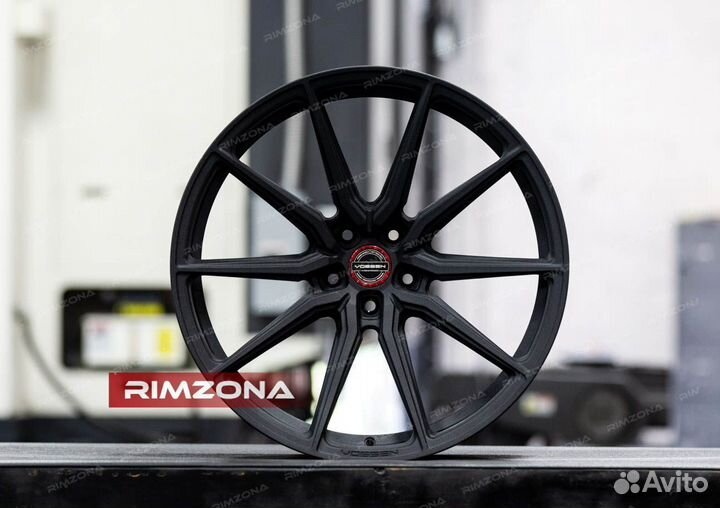 Кованые диски R22 на Audi RS6