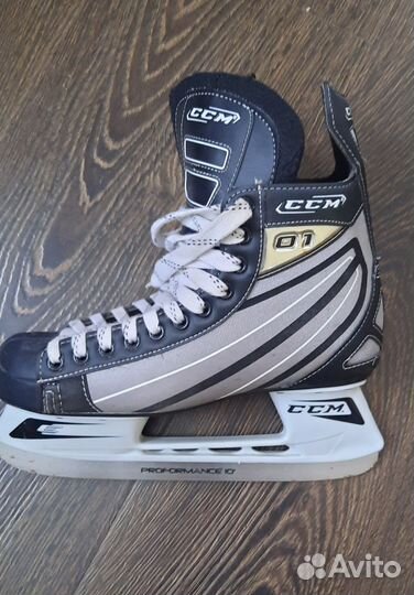 Коньки хоккейные 43 размер