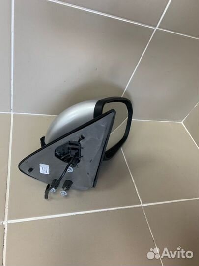 Зеркало заднего вида боковое правое Renault Duster
