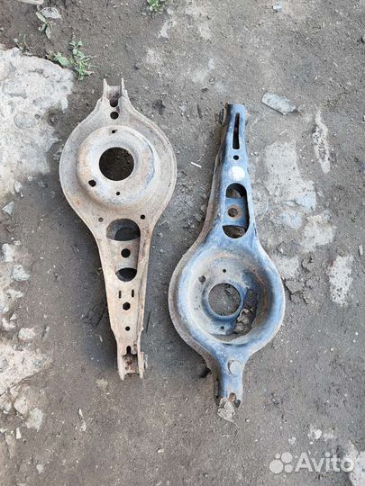 Рычаг задний Форд Фокус 3 пара под пружину