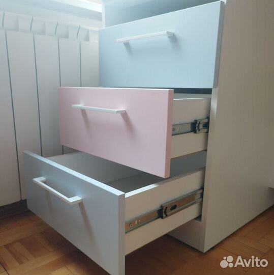 Детский письменный стол