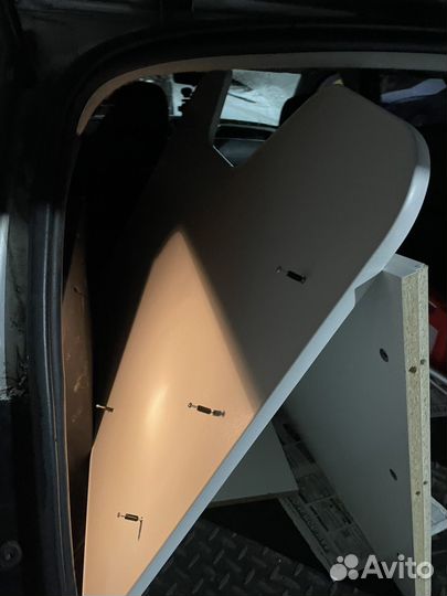 Компьютерный стол белый