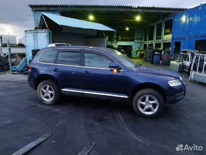 Шторка багажника Volkswagen Touareg 7L