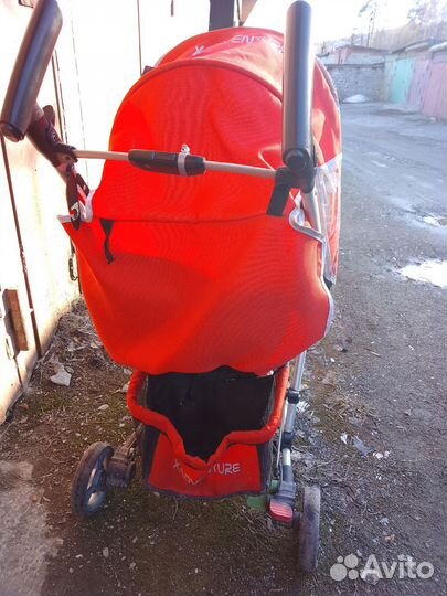 Прогулочная коляска