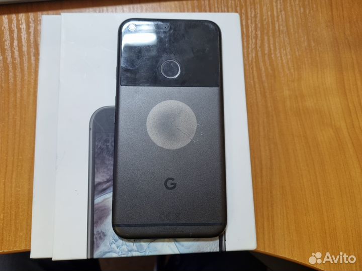 Google Pixel XL, 4/32 ГБ