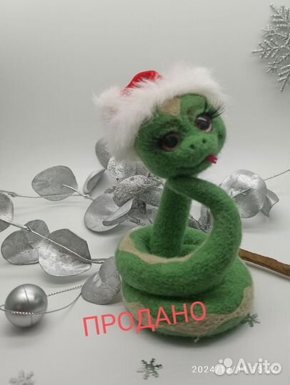 Новогодние валянные игрушки