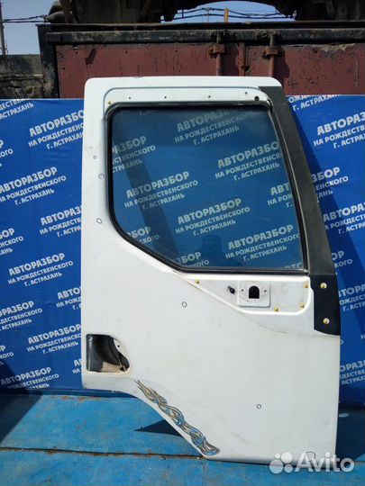 Передняя правая дверь. Renault Premium грузовой
