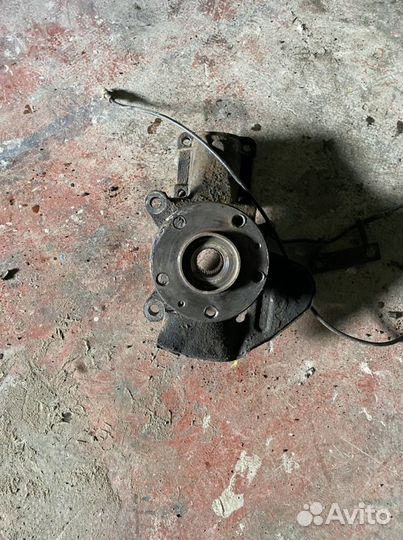 Левый повротный кулак r16 Fiat Ducato