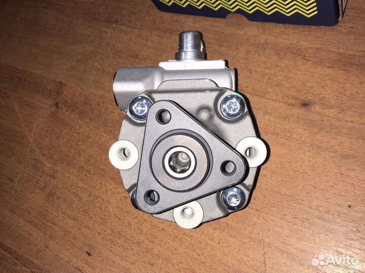 Насос гура Audi a8 2010-2014г