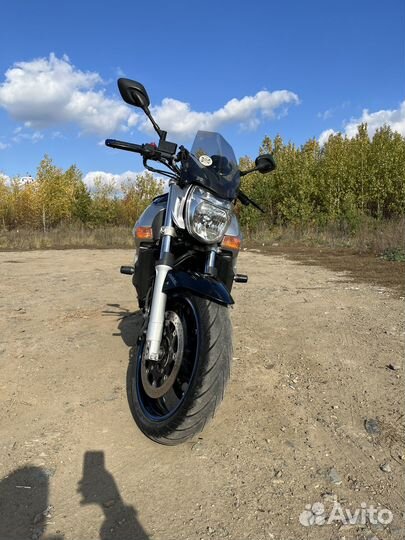 Suzuki gsr 400