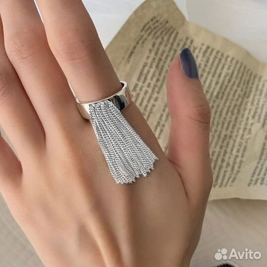 Кольцо с цепочками