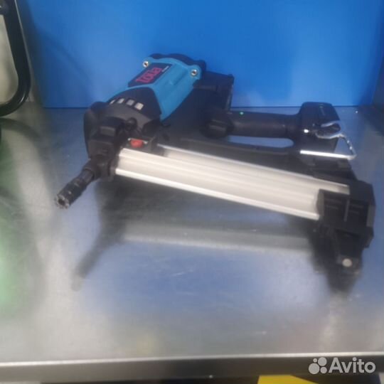 Гвоздезабивной инструмент по бетону toua GSN40E