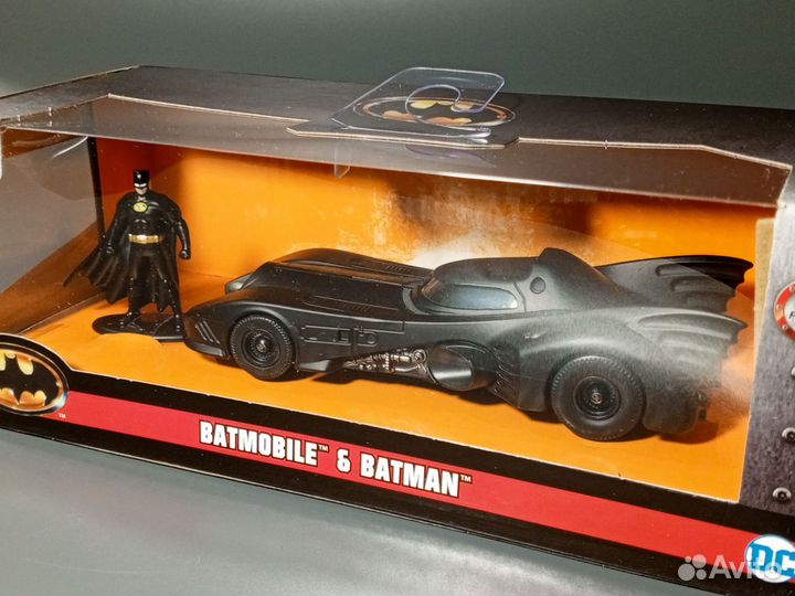 Модель авто Batmobile & Batman 1989 1/32 (Jada)