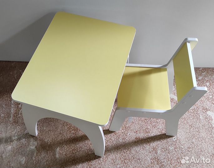 Детский стол и стул