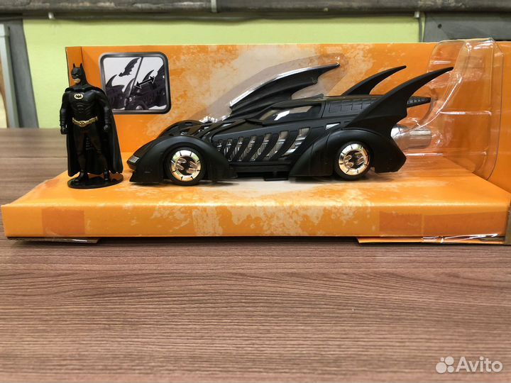 Jada 1/24 Batman & Batmobile