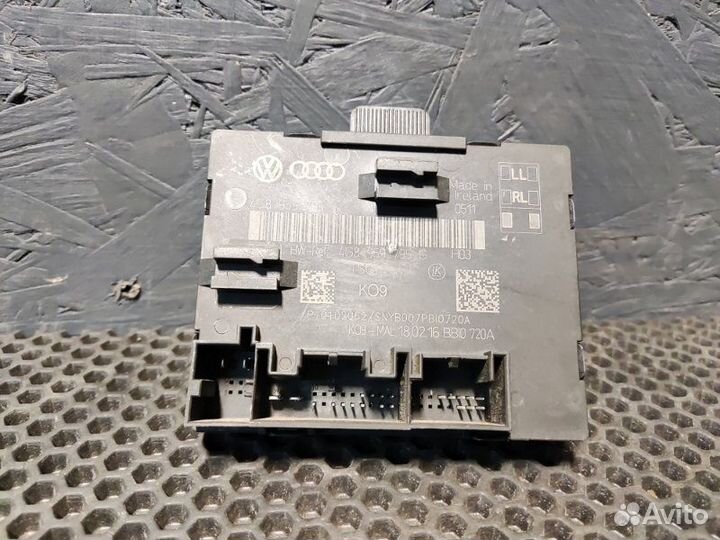 Блок управления дверьми задний левый Audi A6 C7