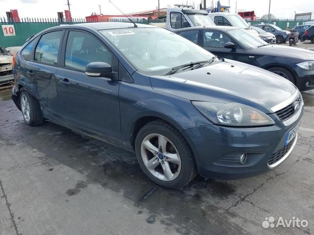 Молдинг крышки багажника Ford Focus 2