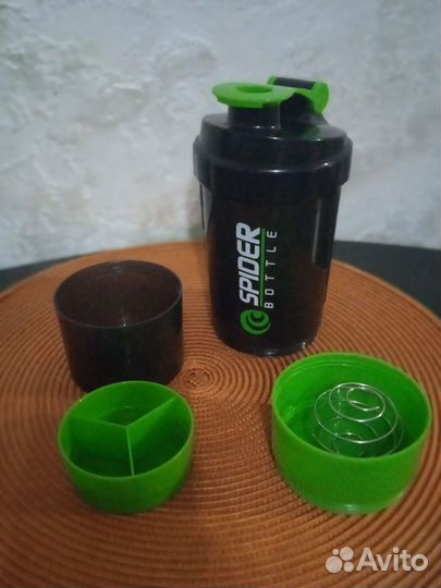 Спортивная бутылка, шейкер