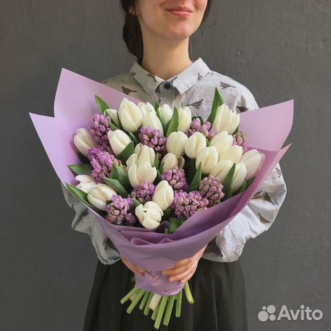 Букет из Гиацинтов и Тюльпанов в матовой бумаге