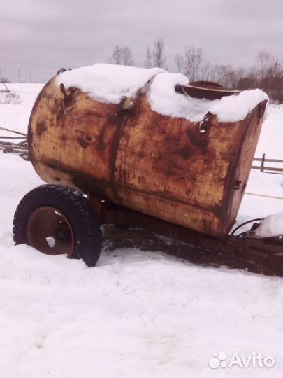 Бочка металлическая 3куба на раме