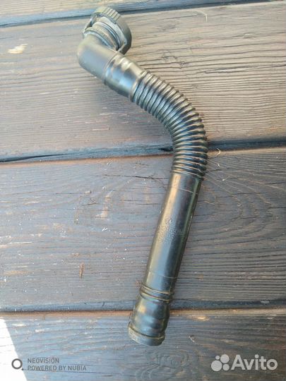 Патрубок воздушного фильтра Фольксваген Пассат Б6