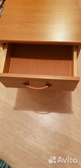 Тумбочка прикроватная