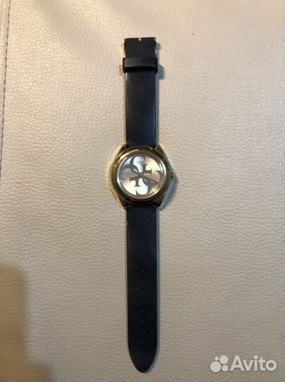 Часы guess