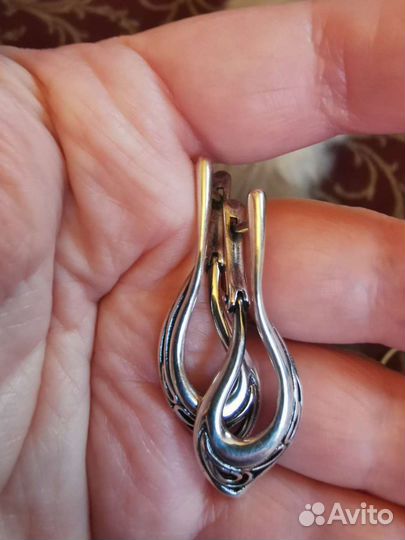 Стильные серьги