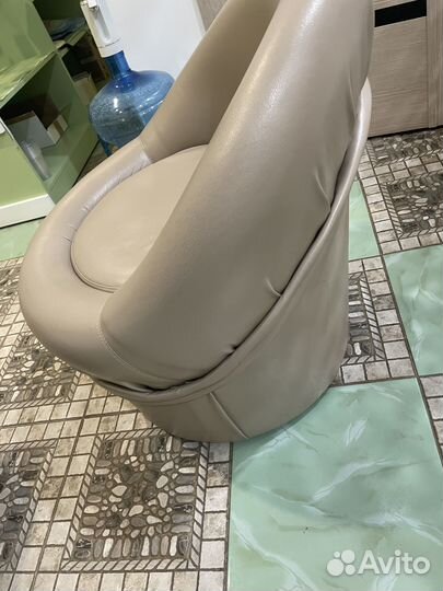 Пуфик в прихожую бу