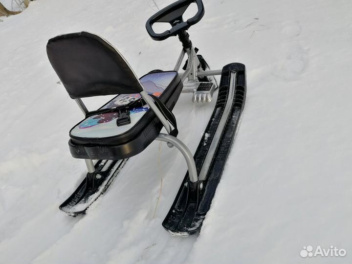 Детский снегокат со спинкой