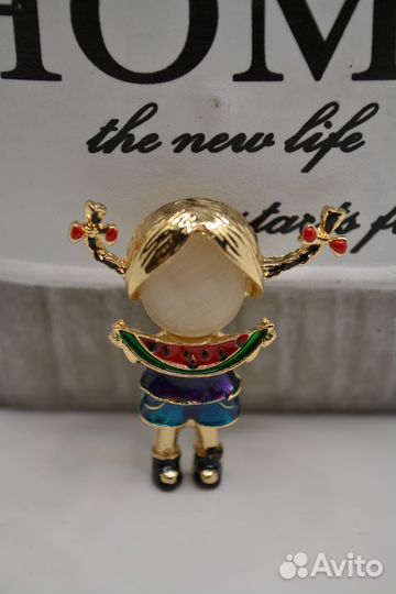 Брошь Девочка