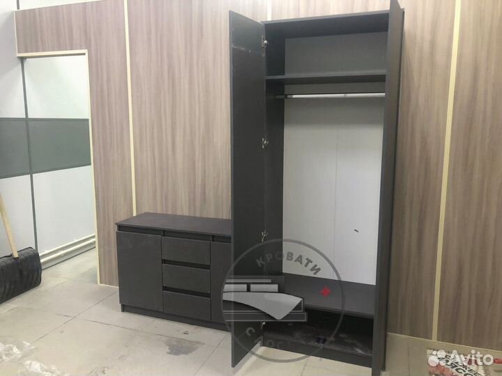 Шкаф распашной