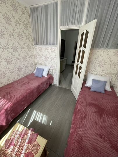 2-к. квартира, 42 м², 3/3 эт.