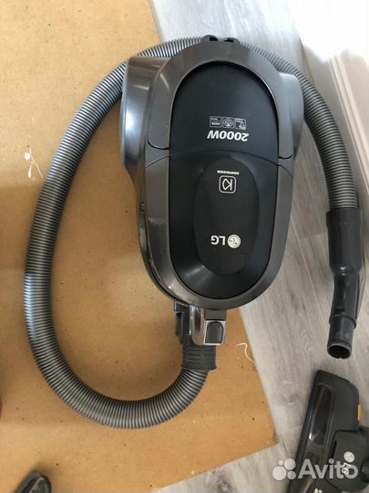 Пылесос LG VK76W02HY