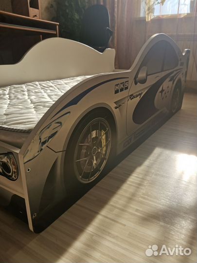 Детская кровать машинка с матрасом