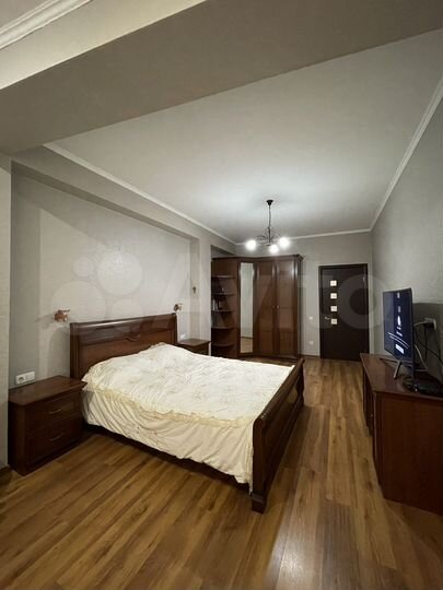 3-к. квартира, 93,3 м², 2/4 эт.