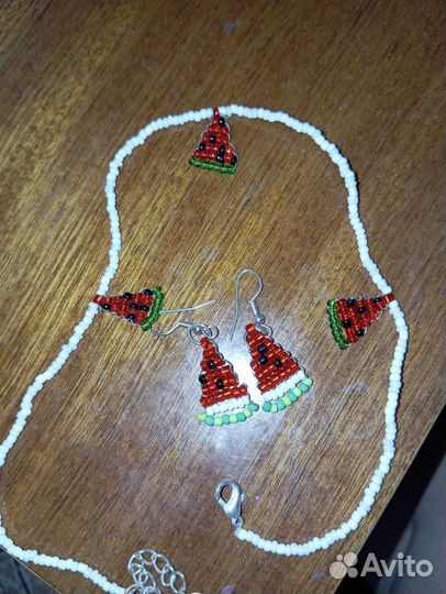 Браслет и комплект из ожерелья и серëжек из бискра