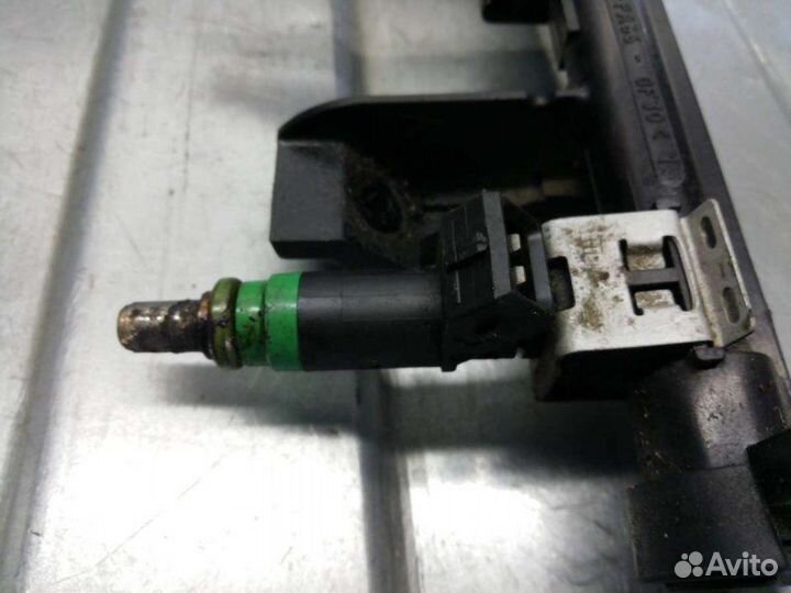 Топливная рампа Ford C-Max 1 минивен 1.6 2006