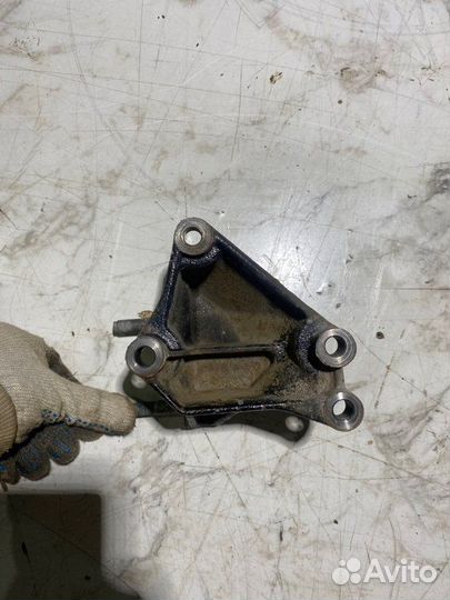 Кронштейн двигателя Kia Ceed JD G4FA 2015